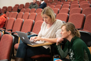 TILT instructional designer works 1 on 1 with an instructor to develop their course material